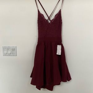 Nwt Tobi L maroon dress